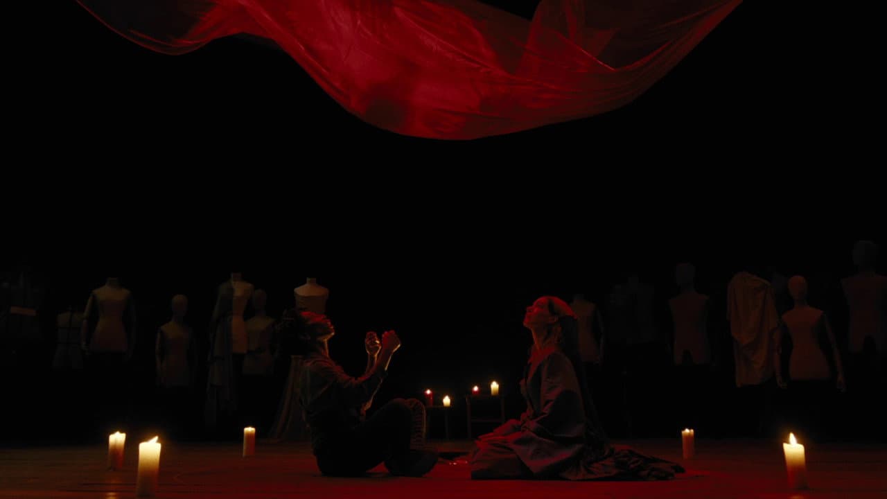 Backdrop di Mother Mary